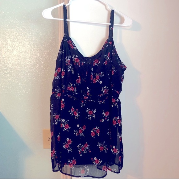 🌹 Torrid Floral Cami 🌹 - Picture 1 of 9
